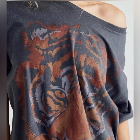 Free People Wrangler Oversized Tiger Tee🔥 - Picture 10 of 16
